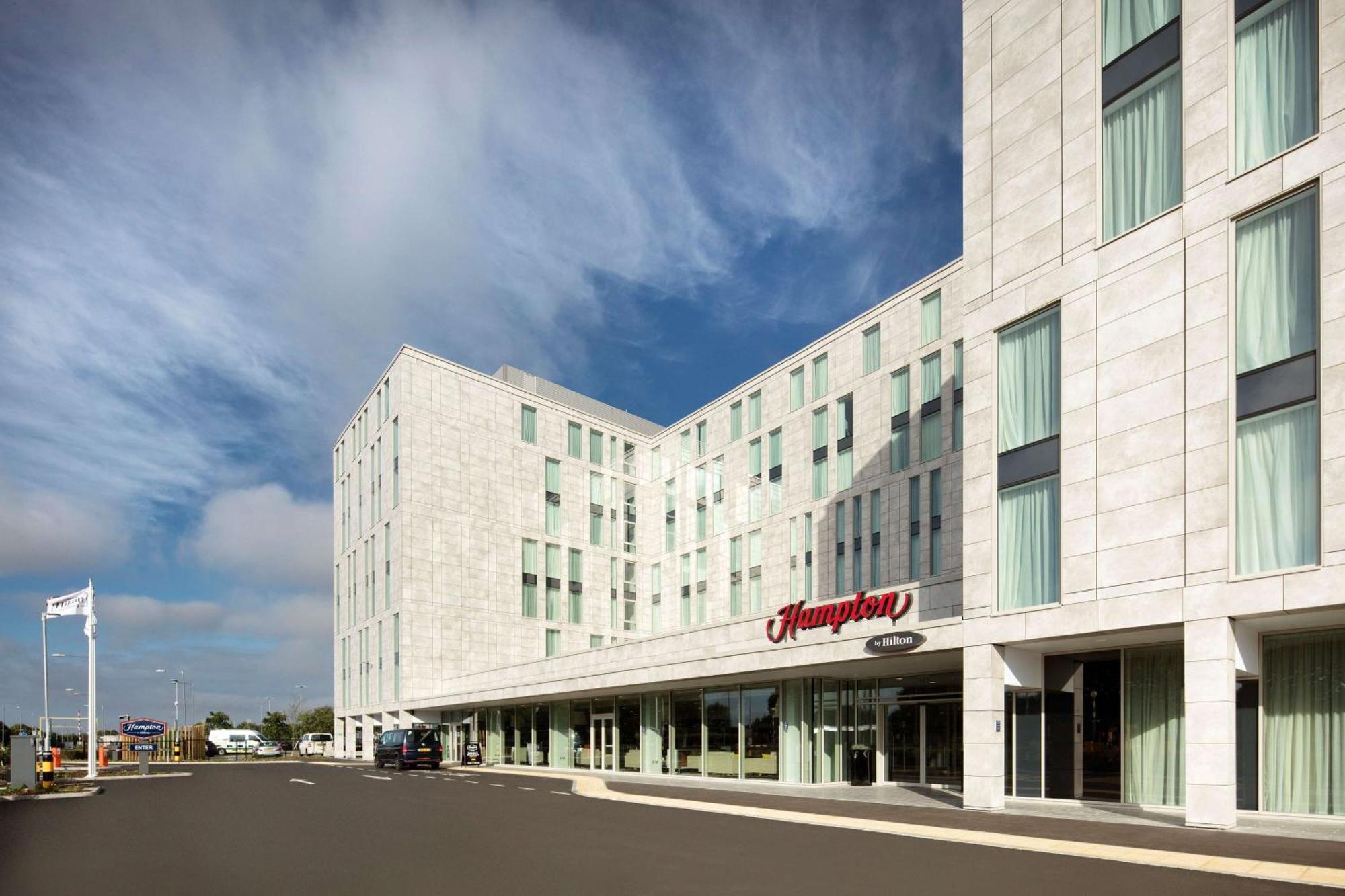 Hotel Hampton By Hilton London Stansted Airport Stansted Mountfitchet Exteriér fotografie